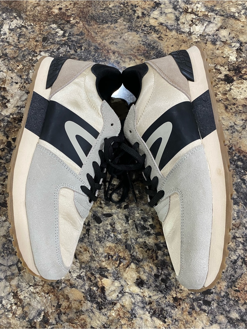Tretorn Loyola 2.0 Black Cream Satin Casual Sneakers worn once flawless 9